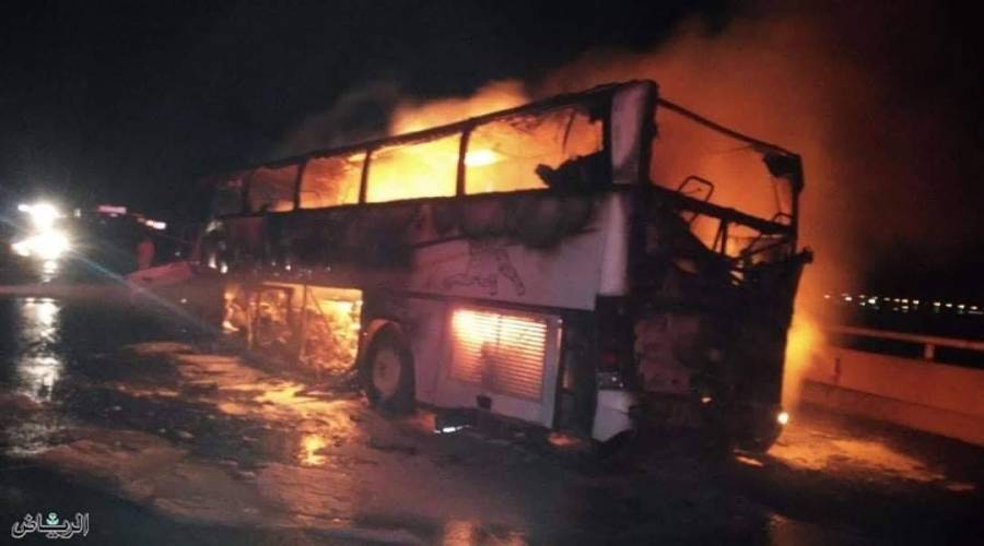 وفاة أكثر من 30 معتمرًا وإصابة 5 آخرين في حادث مروري في السعودية ... صور