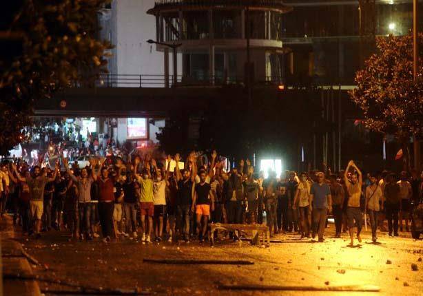 وفاة شخصين جراء اندلاع النيران بمبنى في وسط بيروت
