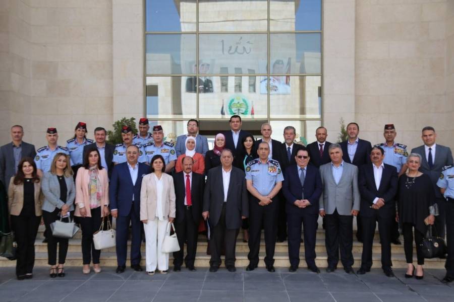 الحمود يلتقي جماعة حوارات عمان