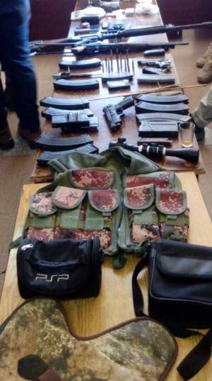 القبض على 7 اشخاص وضبط كميات من المواد المخدرة واربعة أسلحة نارية بحوزتهم في البادية الشمالية