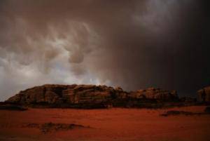 زخات محتملة من الأمطار بالبادية