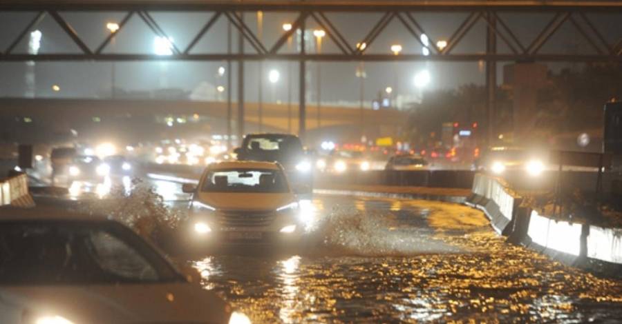 أمطار غزيرة في مناطق غرب  المفرق