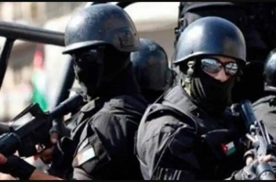 بالتفاصيل ... ضبط 4 متورطين بسلب مندوب محطة محروقات