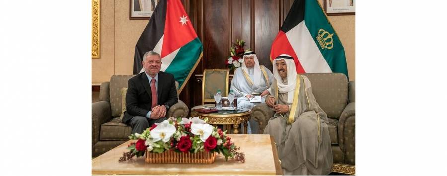 عاجل الملك وأمير الكويت يعقدان مباحثات ركزت على عمق العلاقات الأخوية بين البلدين