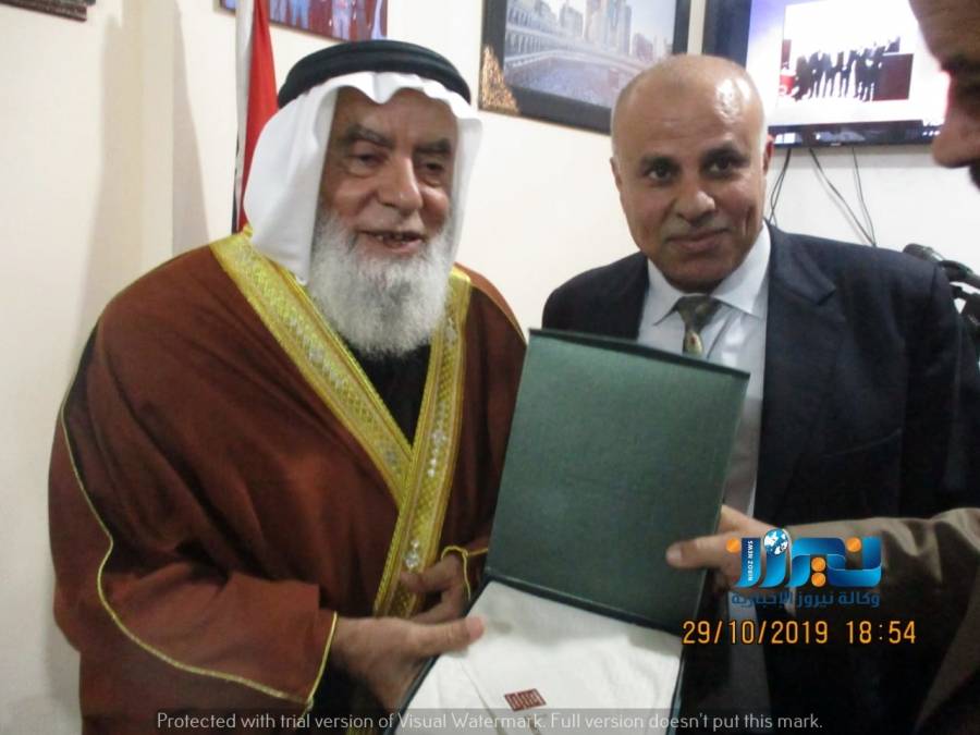 ملتقى المتقاعدين العسكريين  يكرم اول مظلي في الجيش العربي ... صور