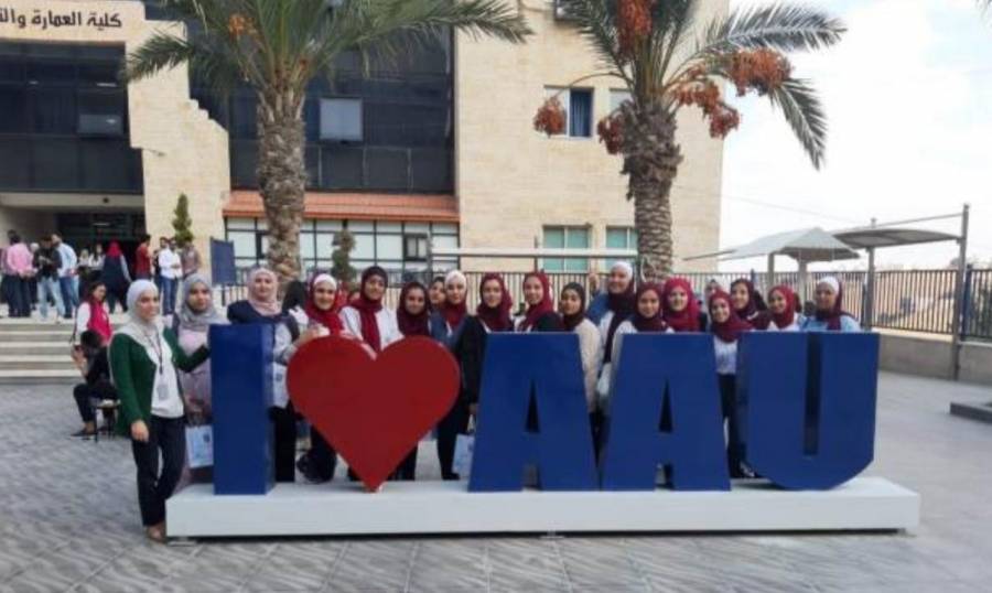 جولة لطالبات أكاديمية جسور المعرفة في جامعة عمان الأهلية