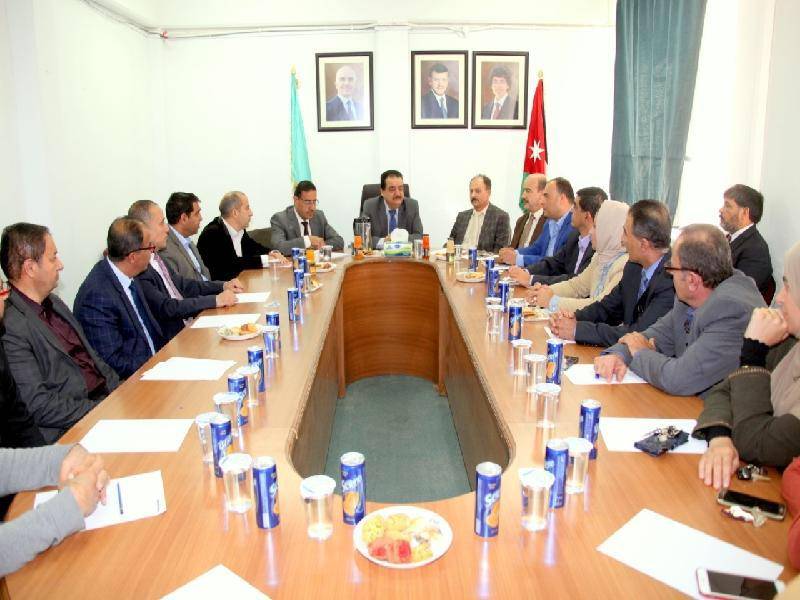 العتوم يلتقي  اعضاء هيئة التدريس بالكليات والمعاهد