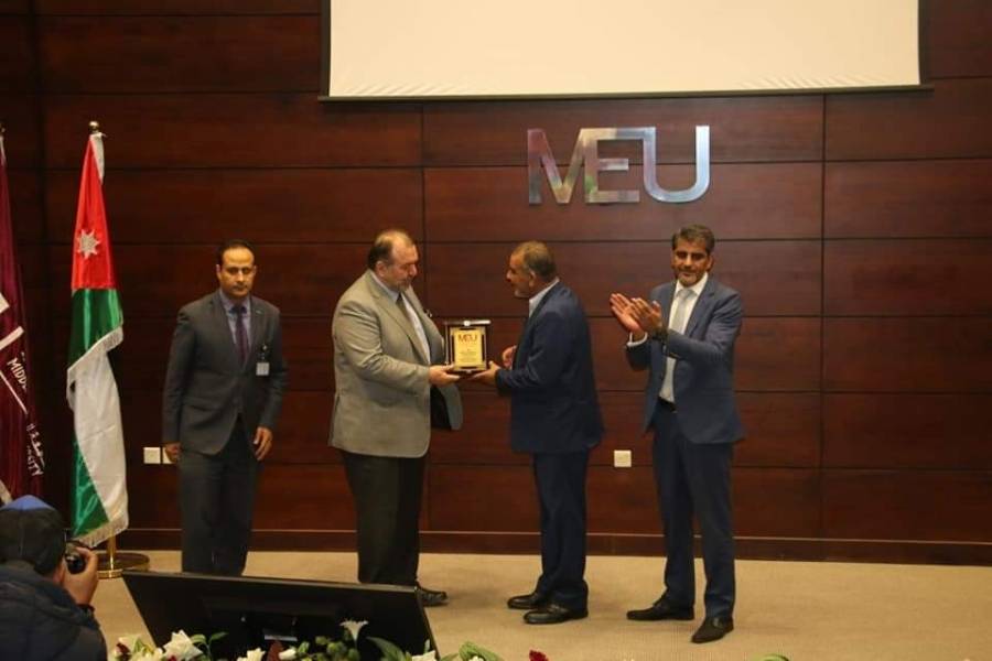انطلاق مسيرة المناخ من رحاب جامعة الشرق الأوسط