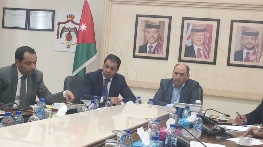 مجلس العاصمة يبحث مع وزير الاشغال معيقات تنفيذ مشاريع خدمية وتنموية