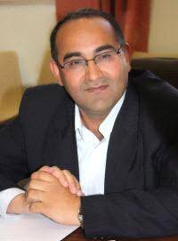 يتقدم الاستاذ الدكتور نجيب أبو كركي