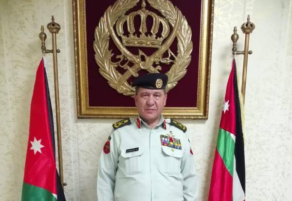 العميد المتقاعد العبادي يبارك للواءالركن بني ياسين الترفيع