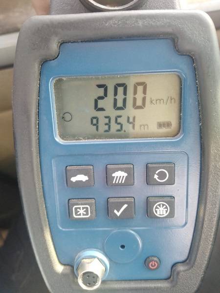 ضبط مركبة تسير بسرعة 200