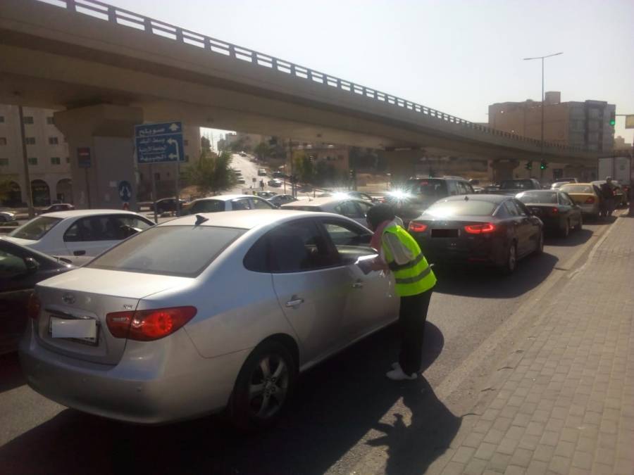 مليون ملصق للتحذير من الإشاعة .. تفاصيل