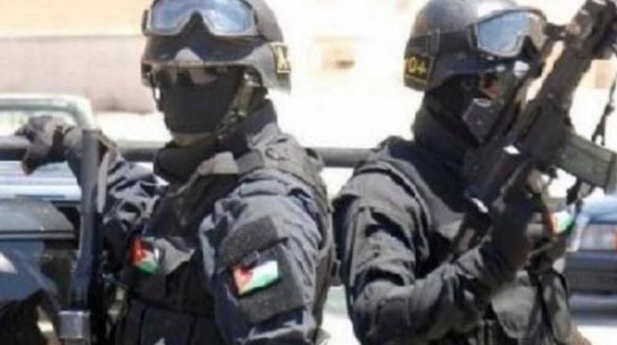 البحث الجنائي يحبط محاولة احتيال ثلاثة اشخاص على مواطن بمبلغ مليون دينار... تفاصيل