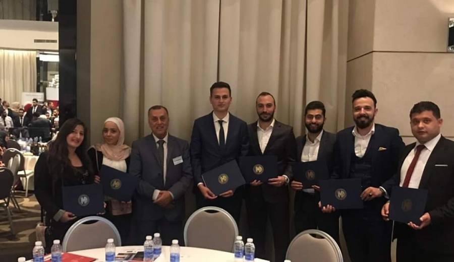 منح لدراسة شهادة CMA  لعشرة من طلبة الشرق الأوسط