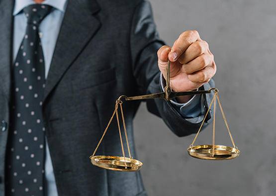 مركز العدل : محامي الفقراء مستهدف من النقابة