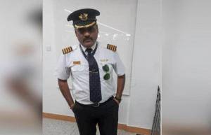 راكب هندي يتقمص شخصية طيار للحصول على مقاعد مريحة