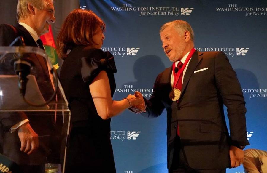 الملكة رانيا للملك: ربنا يحميك يا رب