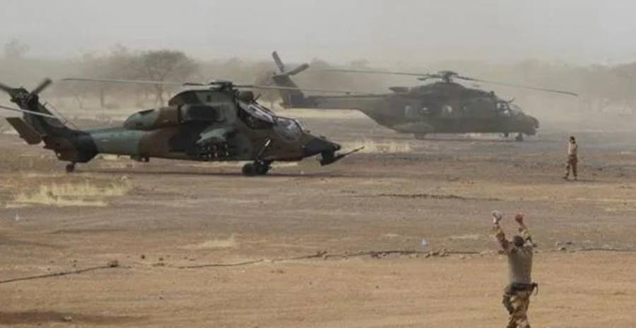 مقتل 13 عسكرياً فرنسياً بحادث تصادم مروحيتين في مالي