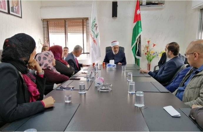 قاضي القضاة يؤكد ضرورة تبسيط إجراءات صندوق تسليف النفقة