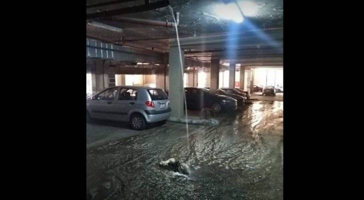 تسرب مياه عادمة في كراجات مستشفى البشير وزريقات يوضح .. صورة