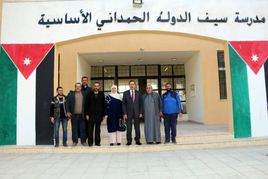 النعيمي يحضر فعاليات الطابور الصباحي في مدرسة عين الباشا الثانوية للبنين... صور