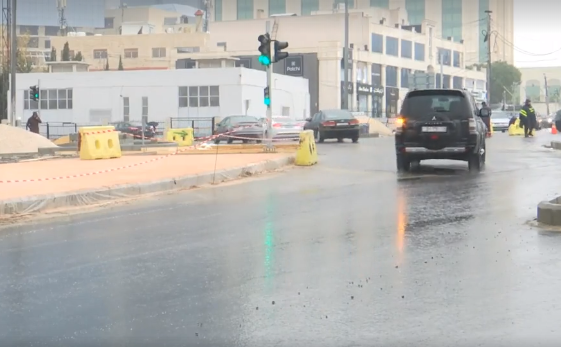 تشغيل الإشارة الضوئية على ’الدوار السادس‘ في عمان