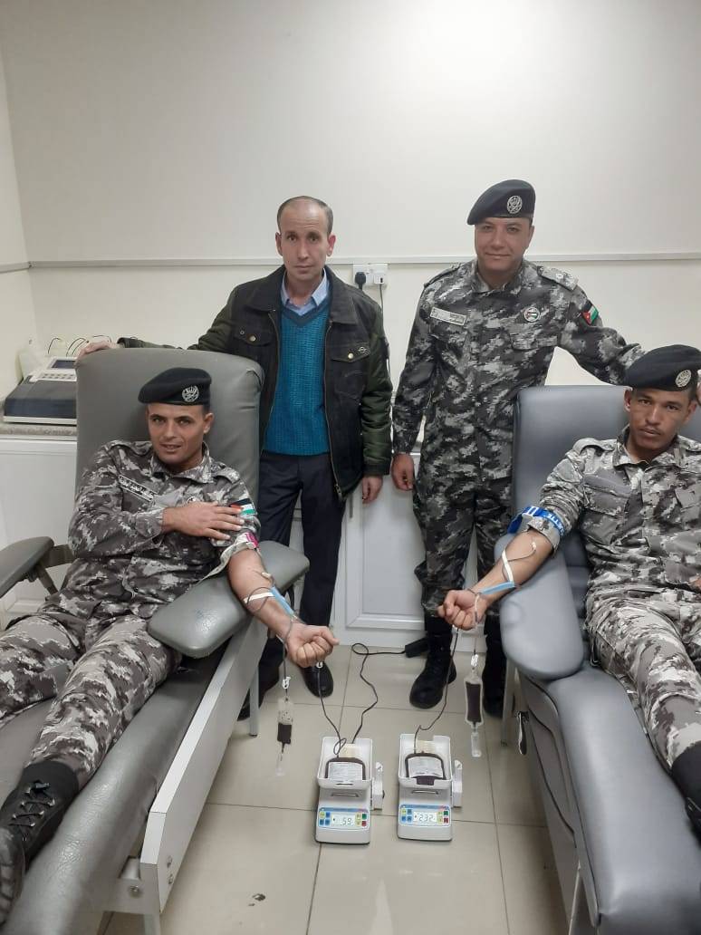 قوات الدرك تنفذ حملة للتبرع بالدم لمستشفى معان الحكومي.. صور