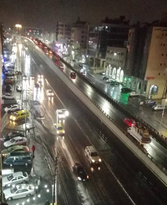 تشهد العاصمة عمان  الان تساقط امطار الخير _صويلح... فيديو