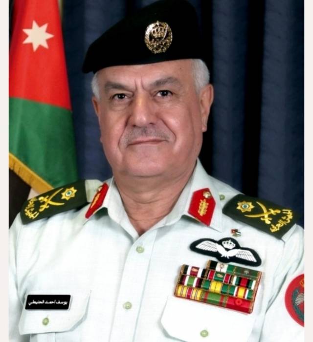 رئيس هيئة الأركان المشتركة يلتقي وزير الدفاع القطري