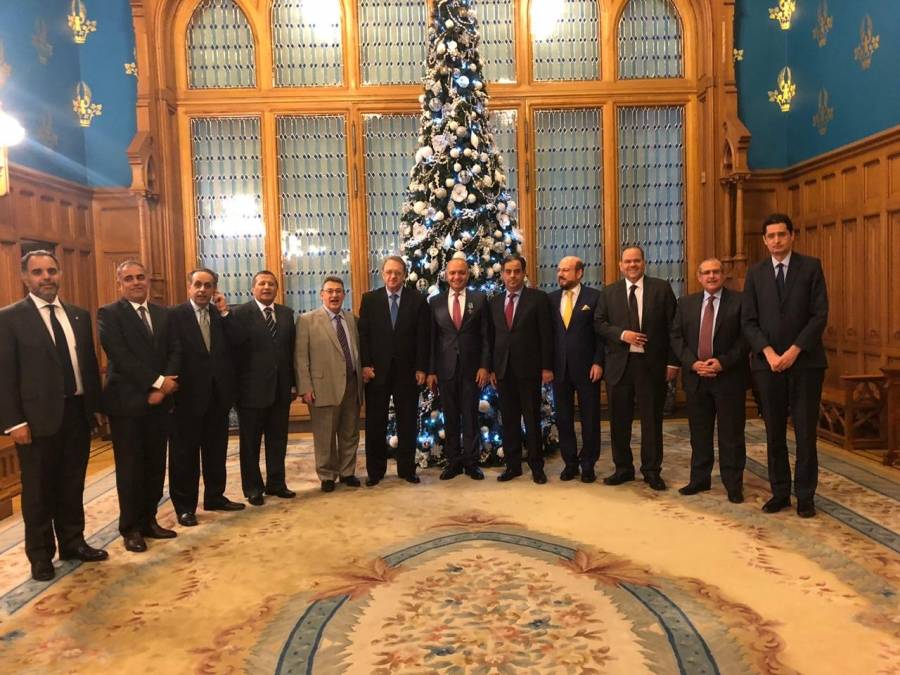 المبعوث الخاص للرئيس الروسي يقيم حفلاً وداعياً رسميا للعضايلة ويقلده وسام التعاون الروسي