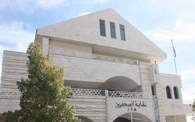 المحكمة الإدارية تعيد الصحفيين العقاربة والقرالة وعساف