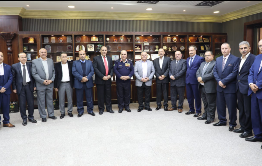 اللواء البزايعه يكرم عدد من ضباط  الدفاع المدني المتقاعدين