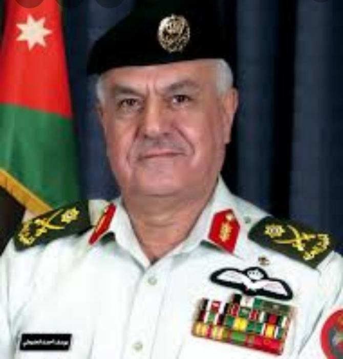 رئيس هيئة الأركان المشتركة يستقبل وفداً عسكرياً أمريكياً