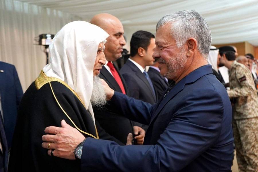 جلالة الملك عبد الله الثاني يلتقي بأبناء عشائر البلقاوية