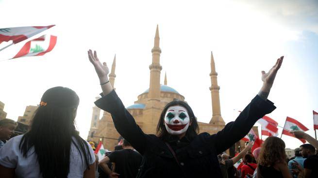 وزير سابق يُحذر من حكم الـجوكر للشارع العربي .. تفاصيل