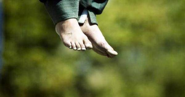 العثور على جثة شاب عشريني مشنوقاً داخل مزرعة في اربد