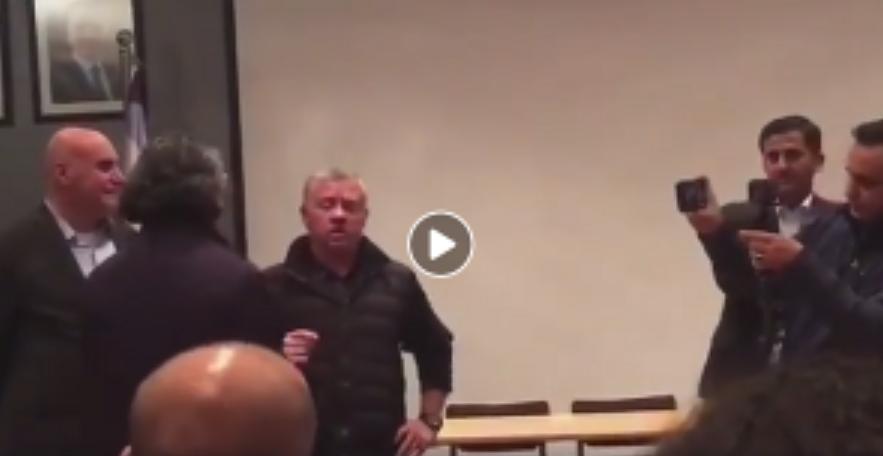 الملك يفاجئ وزيراً أثناء محاضرة له في إحدى الجامعات