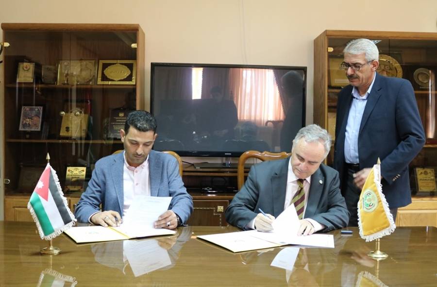 توقيع اتفاقية تنفيذ مشروع مبنى مركز بحوث وتطوير الطاقة المتجددة في جامعة الحسين بن طلال