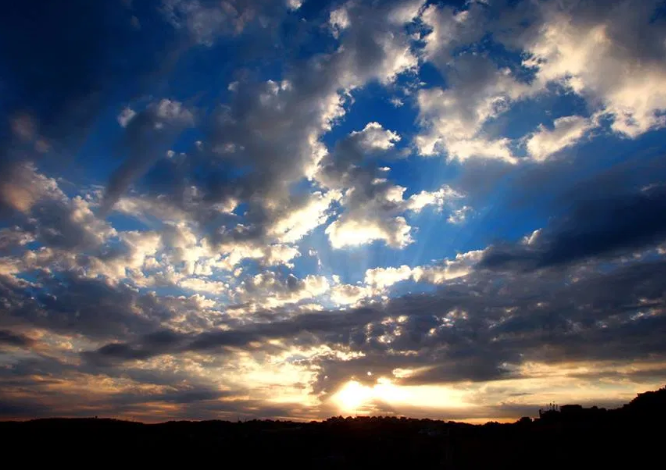 أجواء مشمسة وباردة نسبيا بأغلب مناطق المملكة