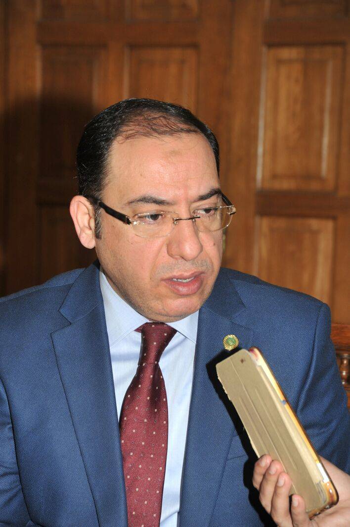 اختيار الحقوقي الاردني شموط عضوا في مركز البحوث في لندن