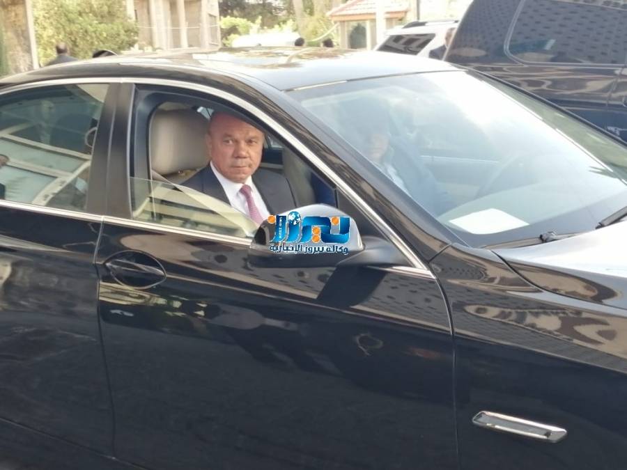 الفايز يدعو لاستراتيجية تعزز ثقافة القراءة