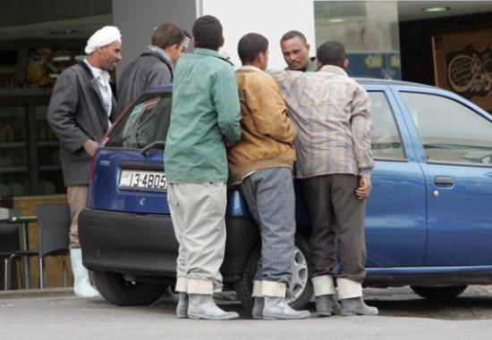 العمل : ضبط 18 عامل وافد مخالف للقانون