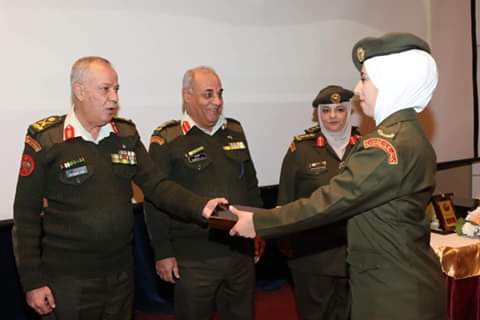 كلية الخدمات الطبية الملكية تحتفل بتخريج تلميذاتها...