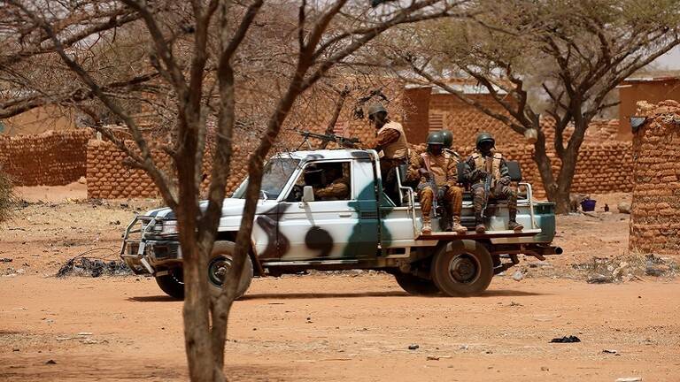 مقتل 35 مدنيا بهجوم للمسلحين في بوركينا فاسو