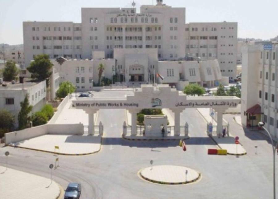 عدم التجديد لأمين عام وزارة الاشغال عمار الغرايبة