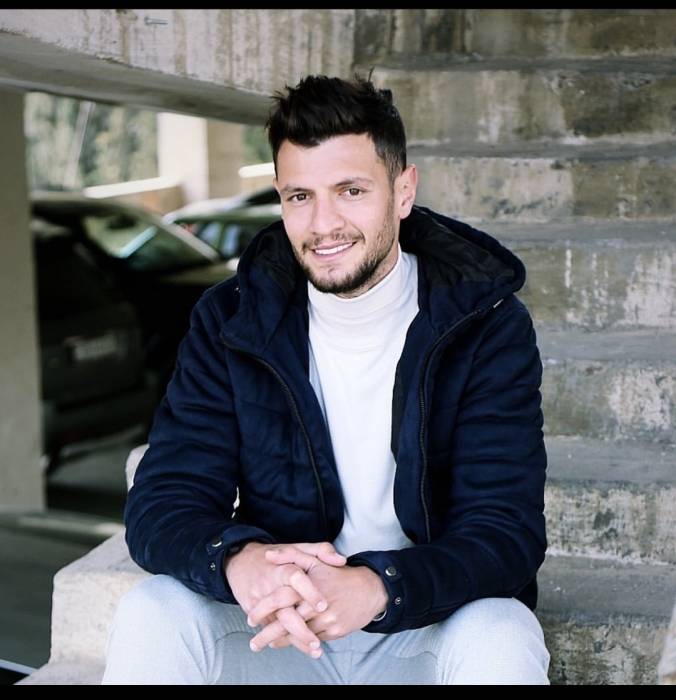 عشيرة بني ياسين تستنكر احتجاز إبنها اللاعب الدولي  انس في إيران