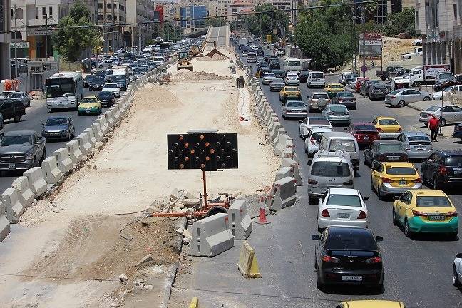 الأمانة تستكمل فجر غد الجمعة أعمال مقطع للباص السريع في شارع الاستقلال