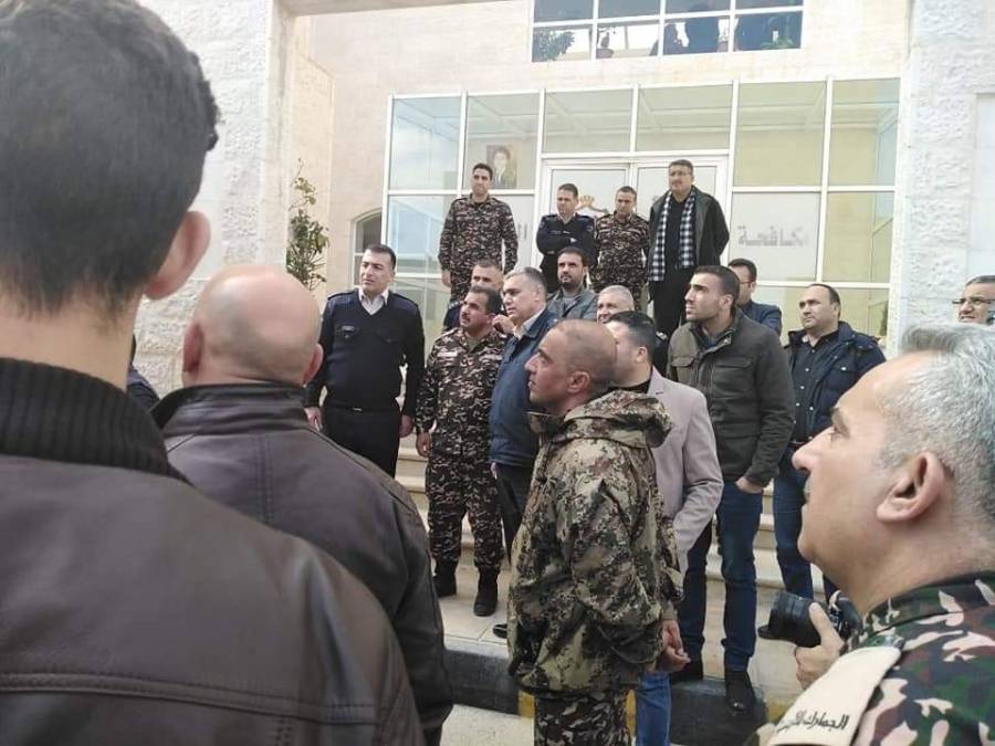 الجمارك تضبط صهريج سريع الاشتعال محمل بالالبسة في اول ايام العام الجديد