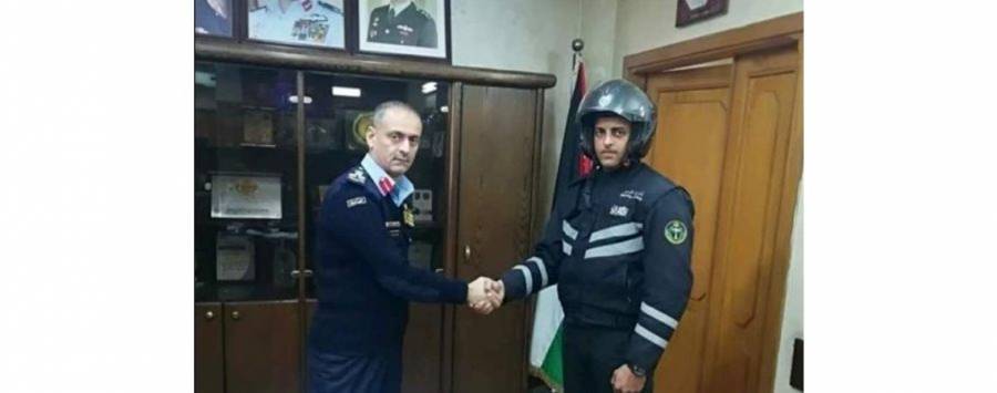 تكريم رقيب سير أثار بفعله إعجاب الأردنيين